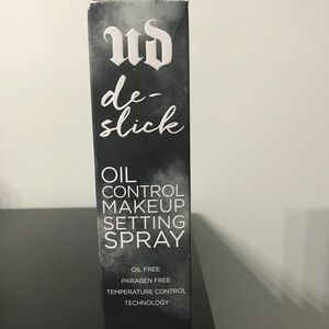 Urban decay’s makeup setting spray